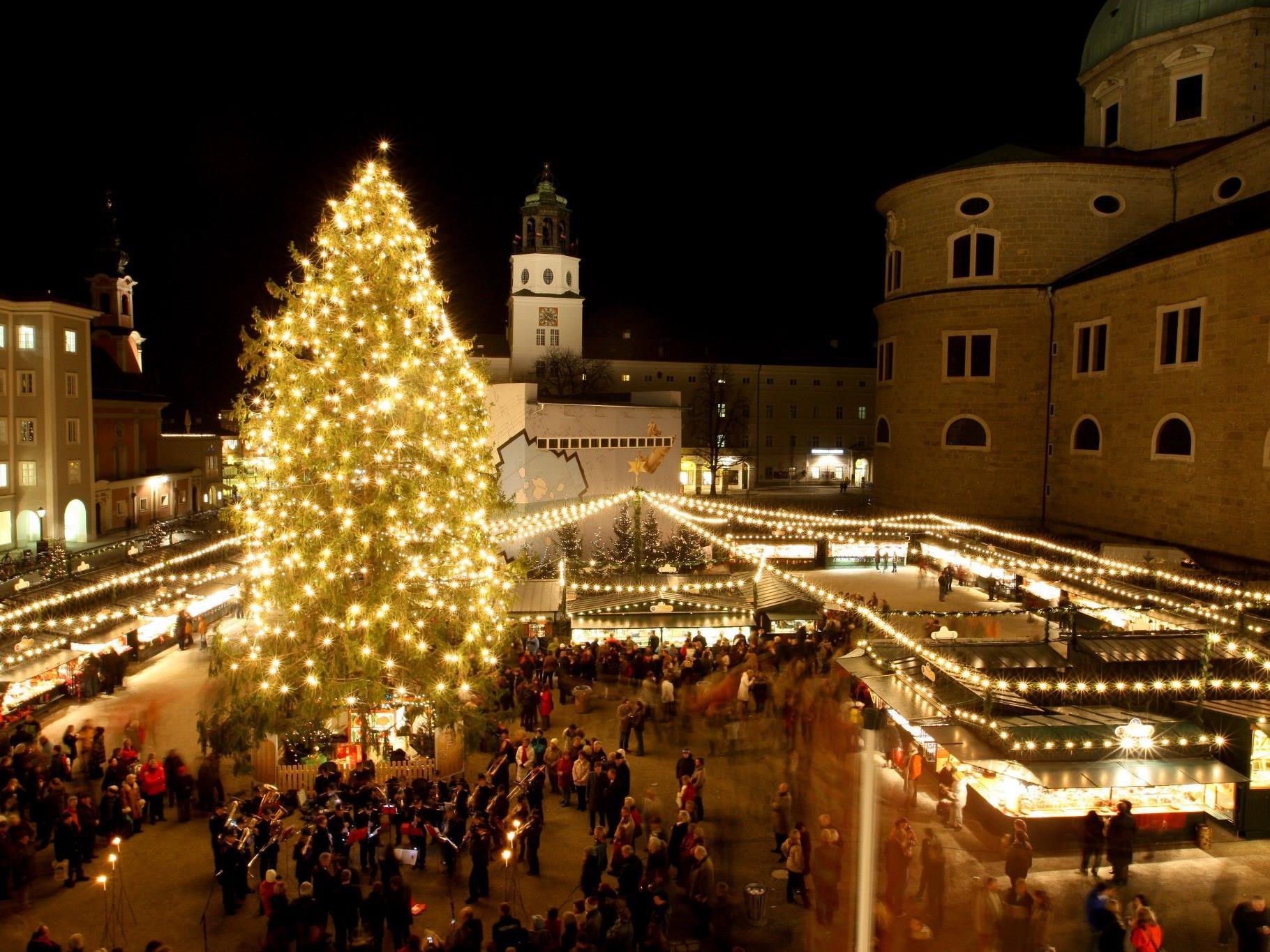 Der Salzburger Christkindlmarkt am Domplatz zählt zu den schönsten weltweit.