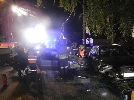 Dramatischer Verkehrsunfall in Sauernerstrasse in Pitten in Niederösterrereich