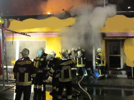 Brand in einer Fahrschule in Berndorf in Niederösterreich