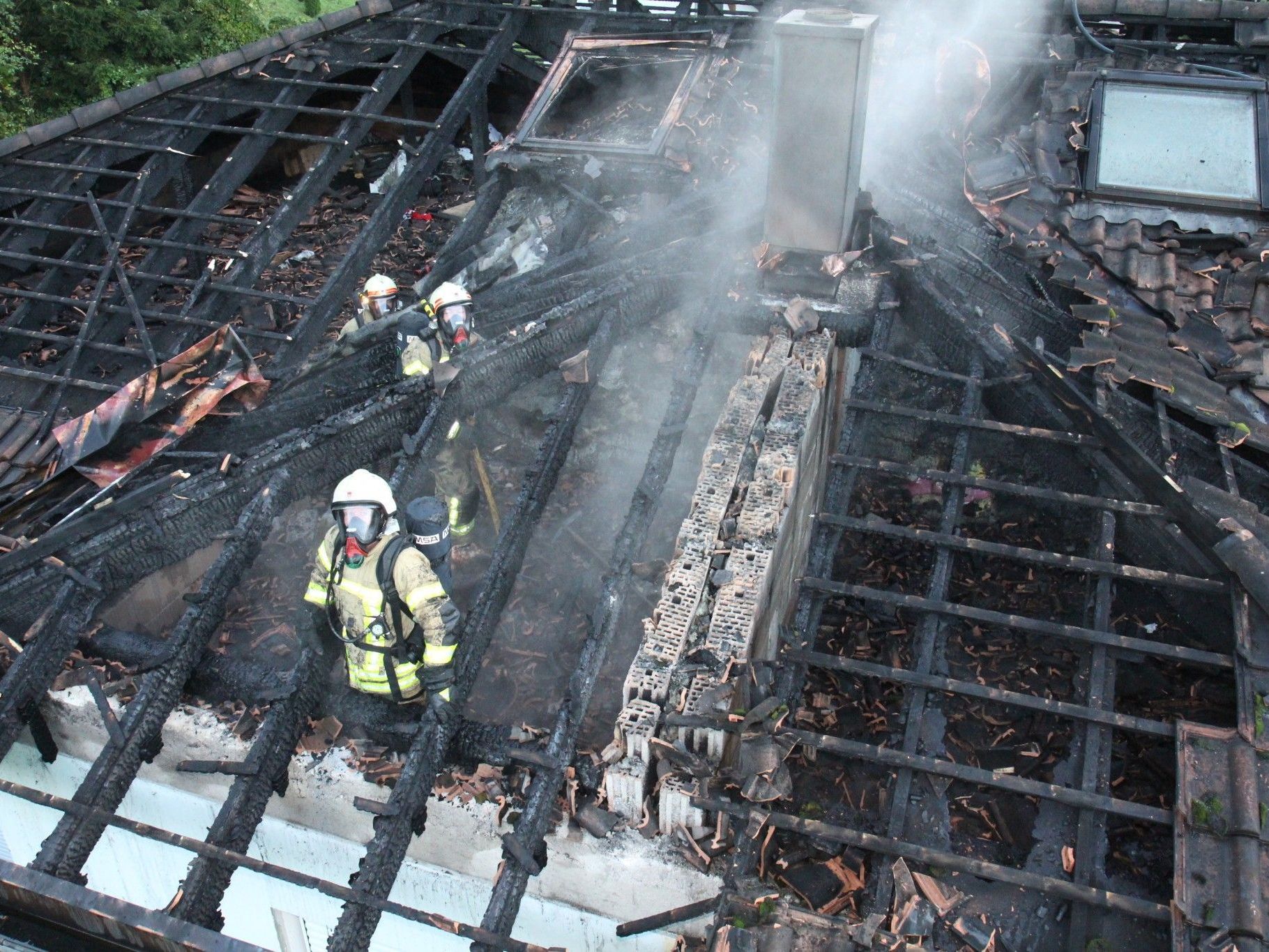 Zwischenwasser: Großeinsatz für sechs Feuerwehren. Zwischenwasser: Großeinsatz für sechs Feuerwehren.