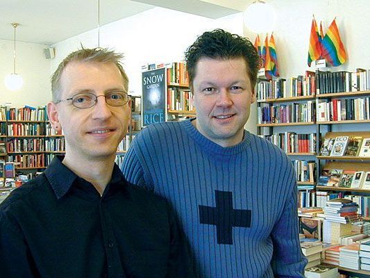Löwenherz-Betreiber Jürgen Ostler und Andreas Brunner in der Buchhandlung Löwenherz-Betreiber Jürgen Ostler und Andreas Brunner in der Buchhandlung