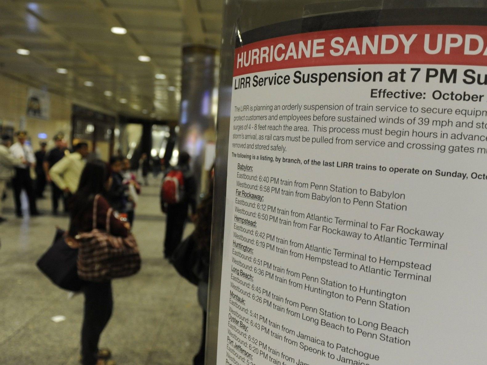 Die Bevölkerung wird vor "Sandy" umfassend und eindringlich gewarnt. Die Bevölkerung wird vor "Sandy" umfassend und eindringlich gewarnt.