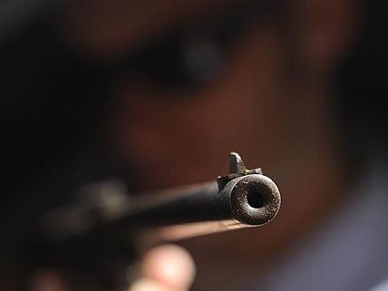 Ein 28-jähriger Mann ging in Floridsdorf sehr unvorsichtig mit seiner Waffe um