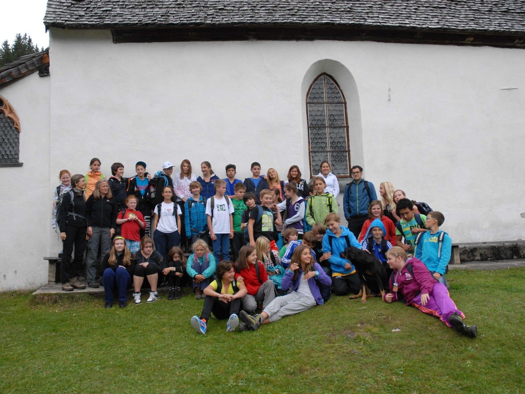 Die Schüler und Lehrpersonen besuchten die Bergknappenkapelle am Kristberg Die Schüler und Lehrpersonen besuchten die Bergknappenkapelle am Kristberg