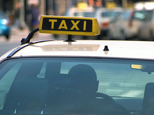 In Wien-Leopoldstadt wurde ein Taxifahrer lebensgefährlich attackiert In Wien-Leopoldstadt wurde ein Taxifahrer lebensgefährlich attackiert