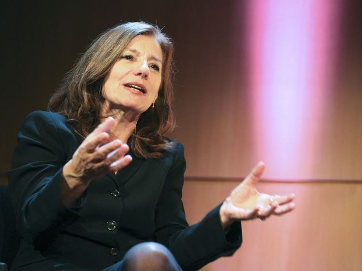 Ursula Krechel gewinnt für den Roman "Landgericht" 25.000 Euro. Ursula Krechel gewinnt für den Roman "Landgericht" 25.000 Euro.