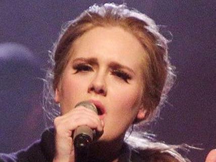 Sängerin Adele ist am Freitag Mutter geworden.
