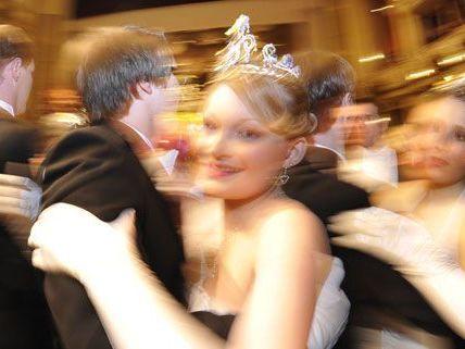 Bereits zum sechsten Mal findet in Rom der Wiener Debütanten-Ball statt. Bereits zum sechsten Mal findet in Rom der Wiener Debütanten-Ball statt.