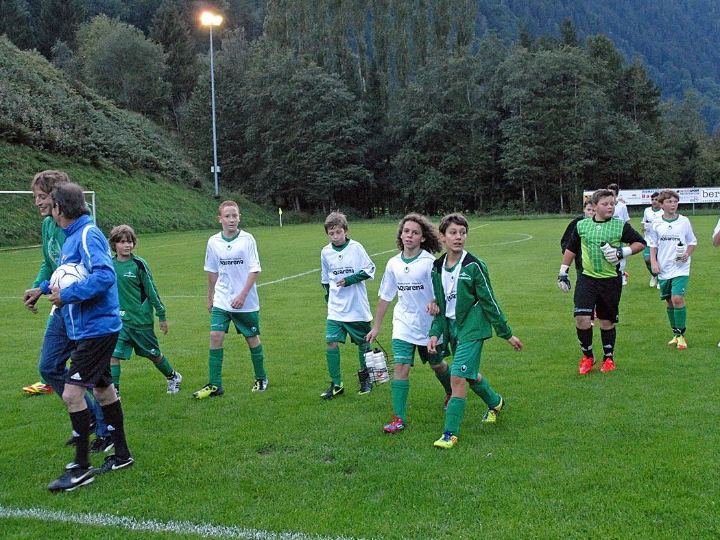 Einige Mitglieder der Spielgemeinschaft Montafon U13 bei einem Meisterschaftsspiel in St. Gallenkirch Einige Mitglieder der Spielgemeinschaft Montafon U13 bei einem Meisterschaftsspiel in St. Gallenkirch