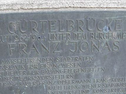 Zu Beginn der Arbeiten an der Wiener Gürtelbrücke hat es keinen großen Stau gegeben. Zu Beginn der Arbeiten an der Wiener Gürtelbrücke hat es keinen großen Stau gegeben.