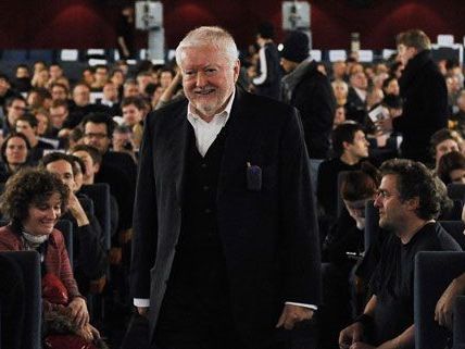 Bei der 50. Viennale wurde Peter Kubelka im Gartenbaukino ausgiebig gefeiert. Bei der 50. Viennale wurde Peter Kubelka im Gartenbaukino ausgiebig gefeiert.