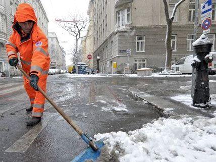 In der Nacht auf Montag absolvierten die "48er" ihren ersten Winterdiensteinsatz.