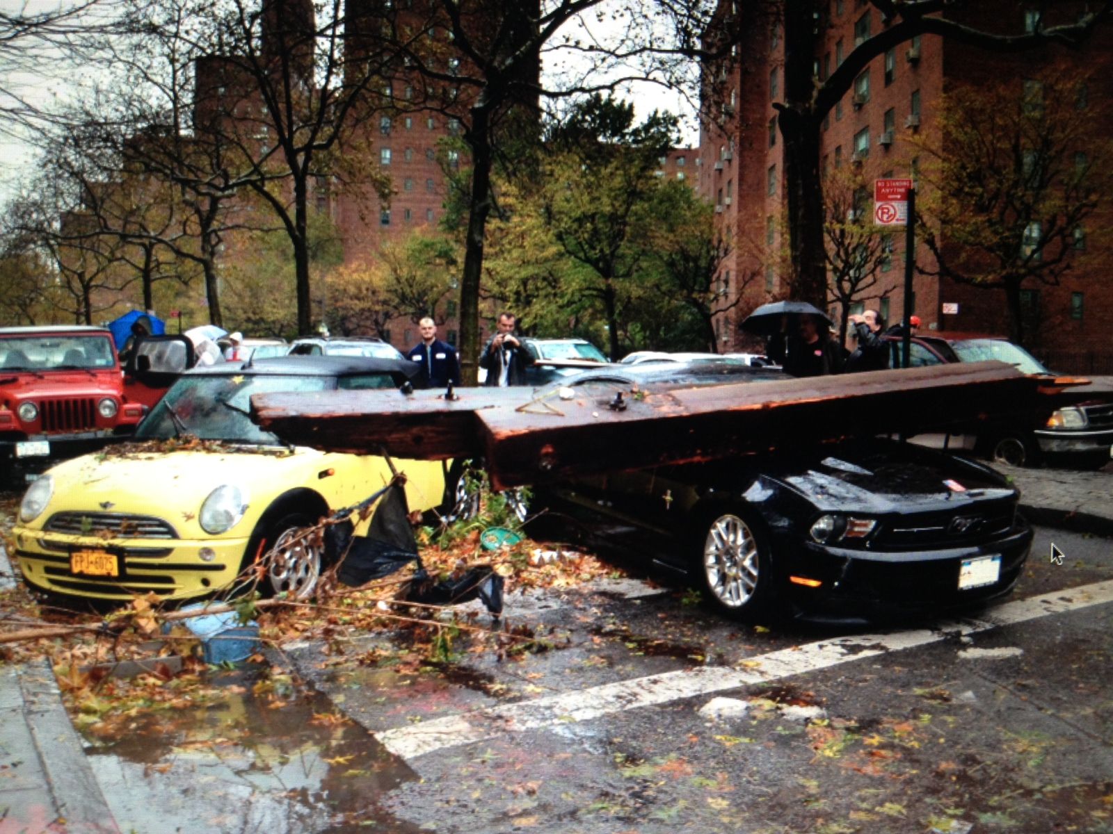 Bilder der Verwüstung erreichen uns aus New York. Bilder der Verwüstung erreichen uns aus New York.