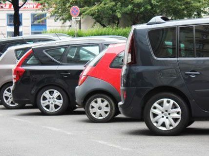 Viele Parkplatzsuchende weichen seit dem 1. Oktober auf Währing aus.