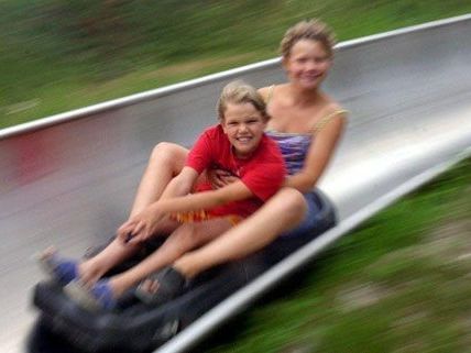Am 26. Oktober hat die Sommerrodelbahn auf der Hohen Wand Wiese in Wien ihren letzten Tag vor der Winterpause. Am 26. Oktober hat die Sommerrodelbahn auf der Hohen Wand Wiese in Wien ihren letzten Tag vor der Winterpause.