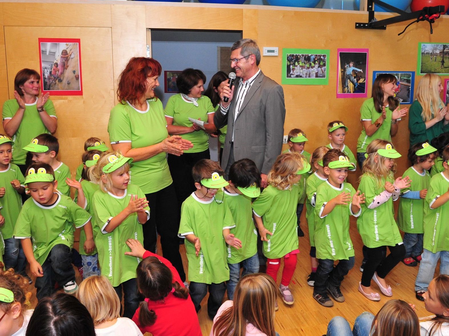 LR Stemer gratuliert zur Zertifizierung des Kindergartens Wolfurt-Rickenbach als Vorarlbergs Bewegungskindergarten. LR Stemer gratuliert zur Zertifizierung des Kindergartens Wolfurt-Rickenbach als Vorarlbergs Bewegungskindergarten.