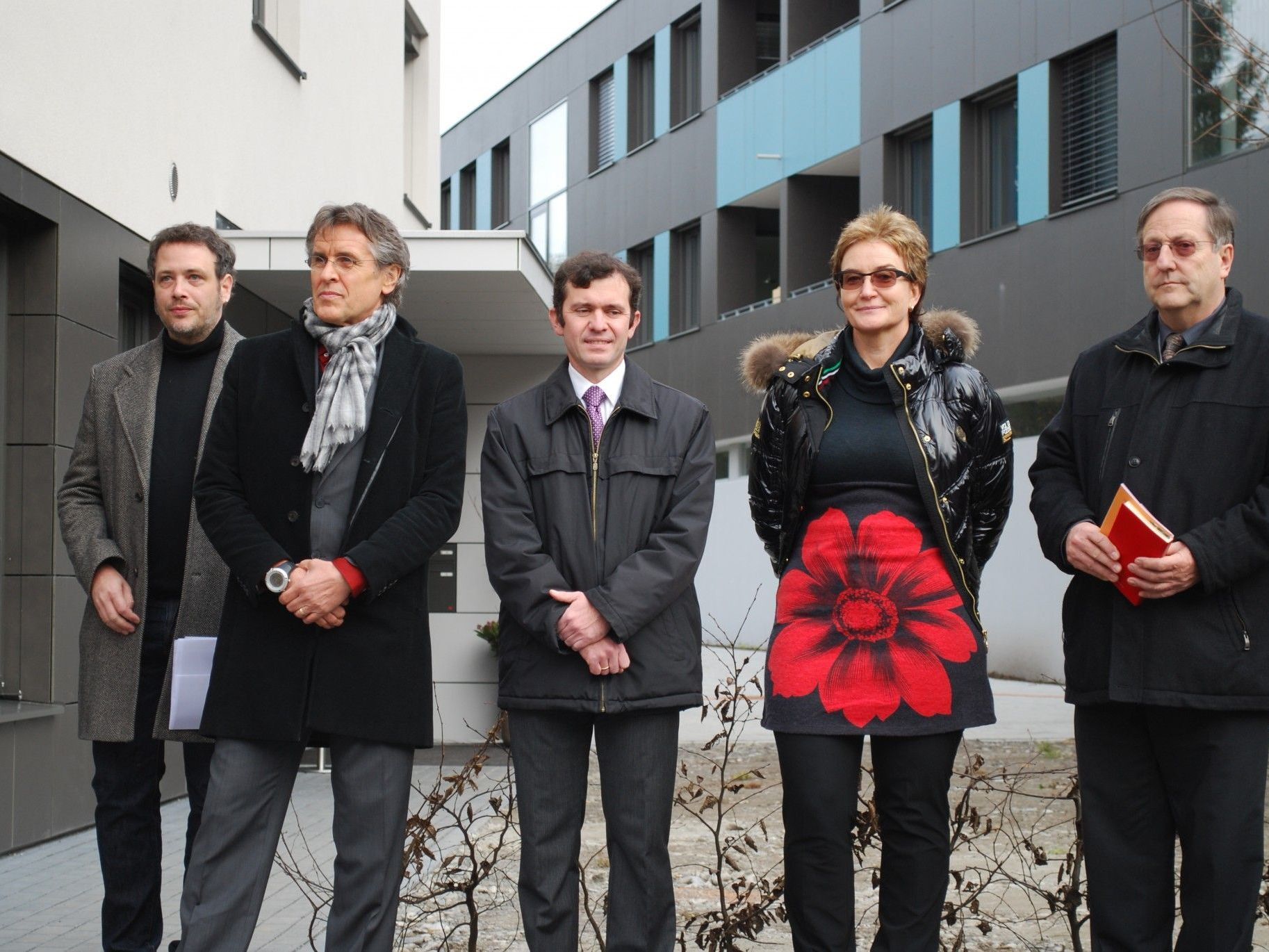 (v.l.n.r.) Architekt Wolfgang Sutter, Heimleiter Mario Gonner, Bürgermeister Martin Summer, Pflegeleiterin Monika Sonnweber, Pfarrer Wilfried Blum (v.l.n.r.) Architekt Wolfgang Sutter, Heimleiter Mario Gonner, Bürgermeister Martin Summer, Pflegeleiterin Monika Sonnweber, Pfarrer Wilfried Blum