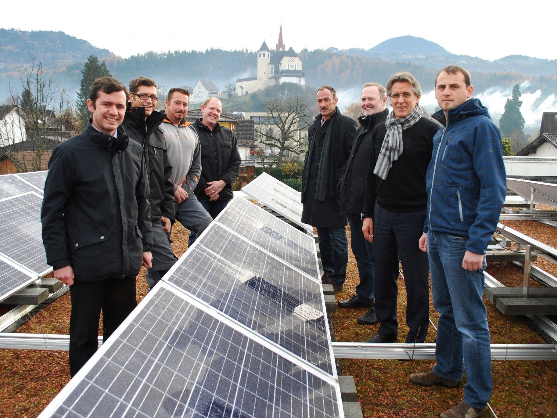 Das Projektteam: (v.l.n.r.) Bürgermeister Martin Summer, drei Vertreter der Firma Stromaufwärts, Heinz Bechtold (Leiter der Gruppe Infrastruktur und Bauwesen), Hermann Lampert (Bauausschuss), Mario Gonner (Leiter Haus Klosterreben), Manuel Konzett (Projektbetreuer der Gemeinde) Das Projektteam: (v.l.n.r.) Bürgermeister Martin Summer, drei Vertreter der Firma Stromaufwärts, Heinz Bechtold (Leiter der Gruppe Infrastruktur und Bauwesen), Hermann Lampert (Bauausschuss), Mario Gonner (Leiter Haus Klosterreben), Manuel Konzett (Projektbetreuer der Gemeinde)