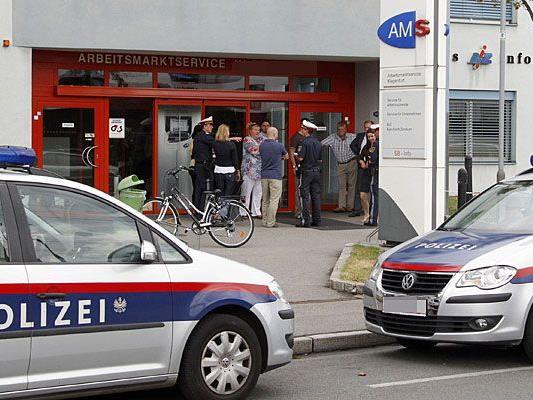 Eine AMS-Filiale in Ottakring musste wegen einer Bombendrohung evakuiert werden