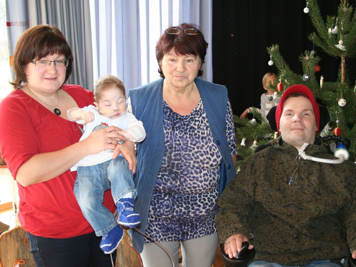 Auch Enrico aus Altach und der kleine Felix aus Sonntag kamen zum Basar von Trudi Pittner. Auch Enrico aus Altach und der kleine Felix aus Sonntag kamen zum Basar von Trudi Pittner.