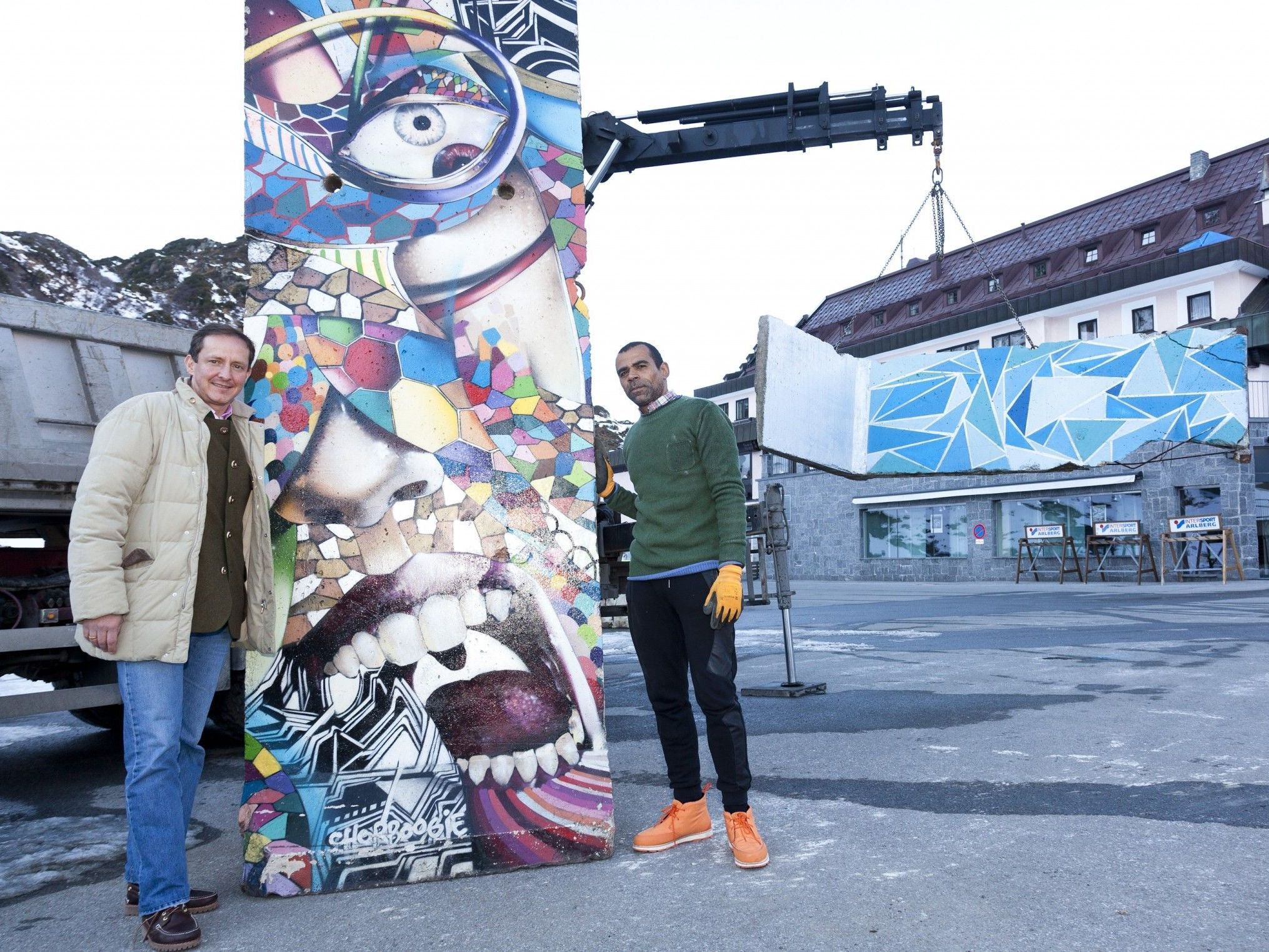 Kunstquartier-Initiator und Hotelier Florian Werner mit Patrice Lux von der LuxPopArt Group freuen sich über die Kooperation. Kunstquartier-Initiator und Hotelier Florian Werner mit Patrice Lux von der LuxPopArt Group freuen sich über die Kooperation.