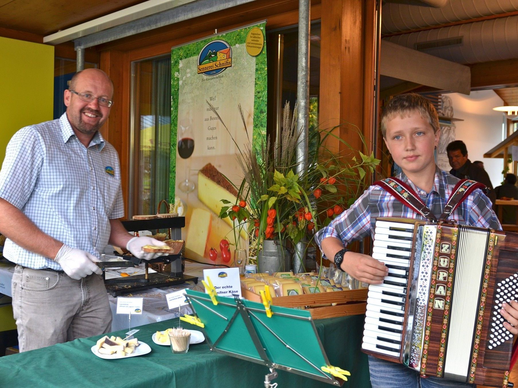Viel Musik und Köstlichkeiten aus der Region gibt es beim Dreiklang-Christkindlemarkt. Viel Musik und Köstlichkeiten aus der Region gibt es beim Dreiklang-Christkindlemarkt.