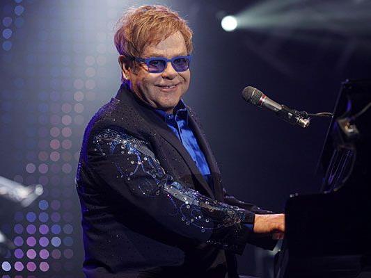Bald wird Elton John zum zweiten Mal Vater