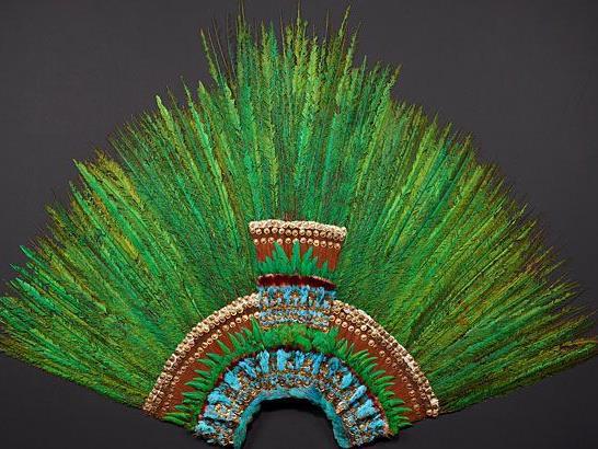 Die bekannte "Federkrone des Montezuma" wird im Wiener Völkerkundemuseum ausgestellt