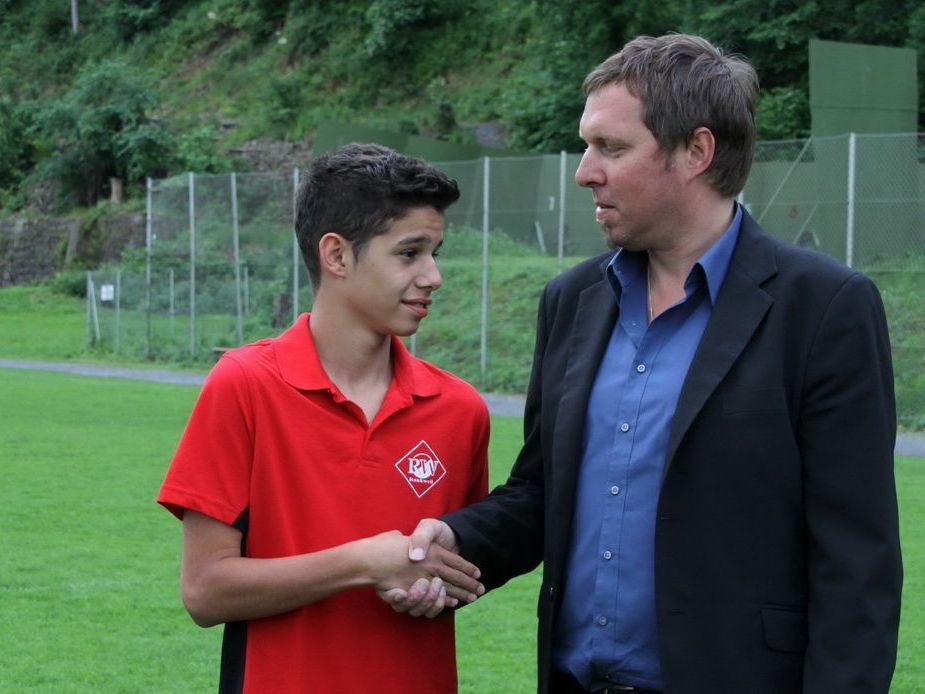 Ex-RW-Torjäger Ceyhun Tüccar kommt dem Ziel Fußballprofi bei Rapid Wien schon viel näher. Ex-RW-Torjäger Ceyhun Tüccar kommt dem Ziel Fußballprofi bei Rapid Wien schon viel näher.