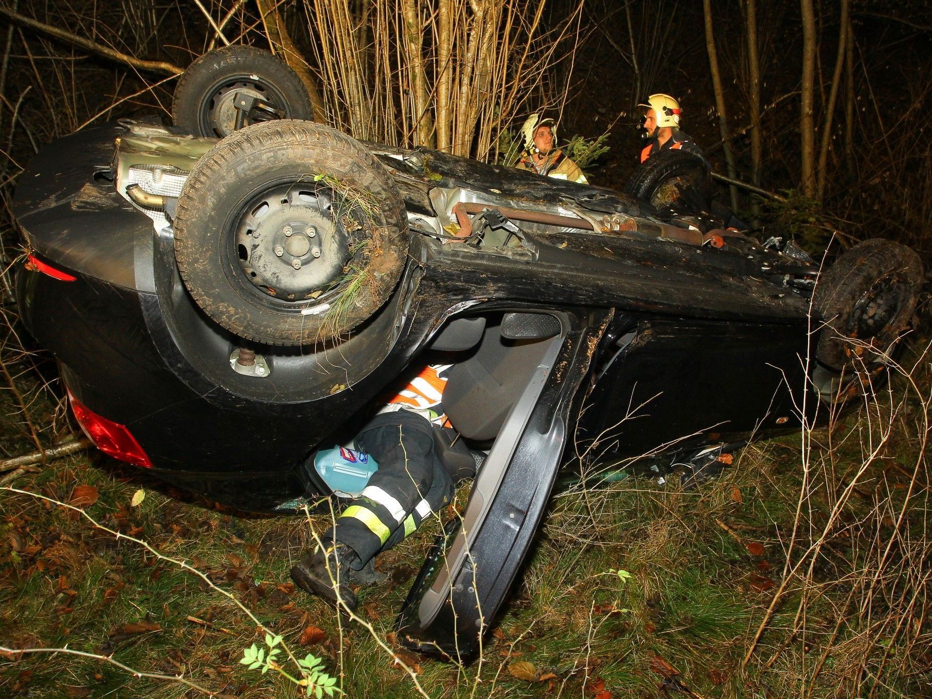 27-Jährige Schlinserin kam von der Fahrbahn ab 27-Jährige Schlinserin kam von der Fahrbahn ab