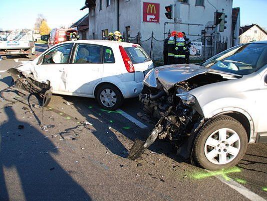 Ein verheerendes Bild bot sich nach dem Crash im Bezirk Neunkirchen