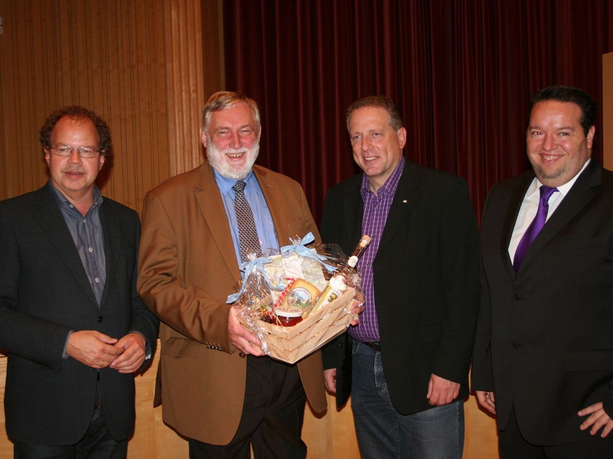 Bgm. Florian Kasseroler, Dr. Franz Fischler, AK-Präsident Hubert Hämmerle und Franz Vallandro (AK).