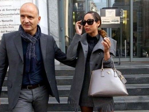 Aris Espinoza soll monatlich viel Geld von Berlusconi erhalten Aris Espinoza soll monatlich viel Geld von Berlusconi erhalten