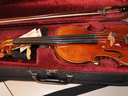 Die Geige von Emma West wurde bei der Verhaftung der Verdächtigen sichergestellt.