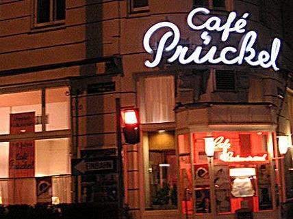 Bereits zum dritten Mal findet im Café Prückel der Kunst- und Weihnachtsmarkt statt.