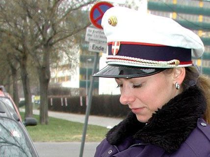 Ein Strafzettel kommt Falschparker günstiger als das Abschleppen.