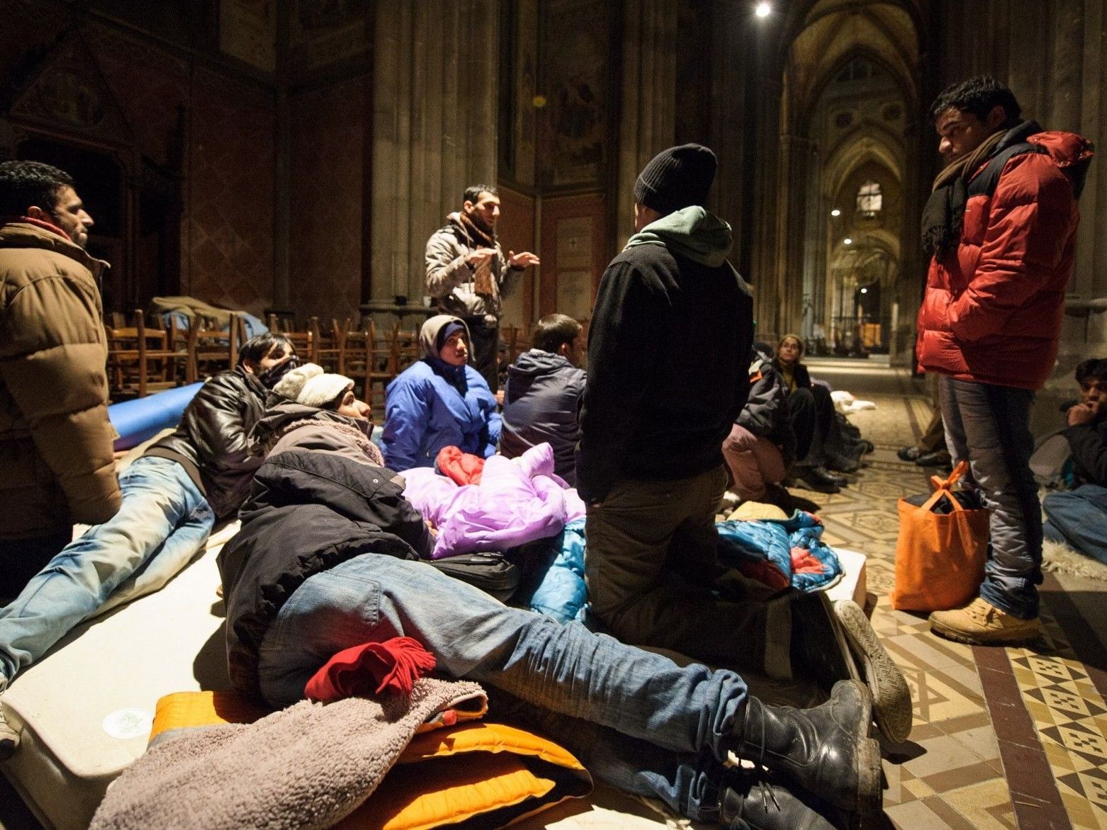 Flüchtlinge bleiben in Votivkirche Flüchtlinge bleiben in Votivkirche