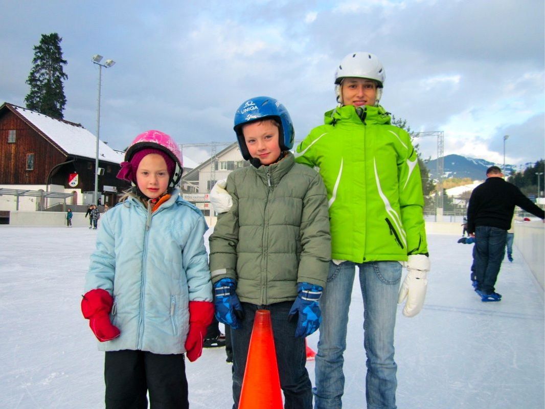 Medea, Noah und Belinda fuhren alle vorbildlich mit Helm Medea, Noah und Belinda fuhren alle vorbildlich mit Helm