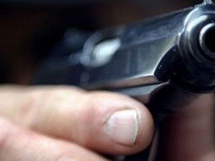 Die Polizei sucht jene Männer, die eine Bank in Döbling überfallen haben Die Polizei sucht jene Männer, die eine Bank in Döbling überfallen haben