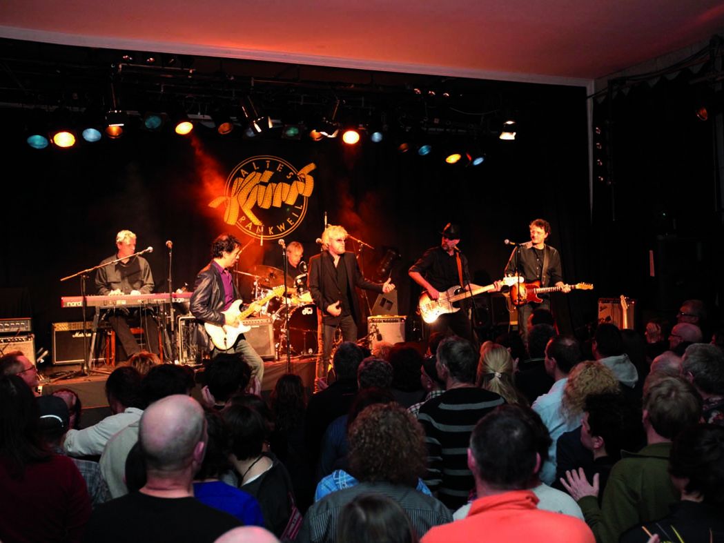 "Heroes" Krebshilfe-Benefizkonzert am 21. und 22. Dezember mit Stars der Vorarlberger Musikszene. "Heroes" Krebshilfe-Benefizkonzert am 21. und 22. Dezember mit Stars der Vorarlberger Musikszene.