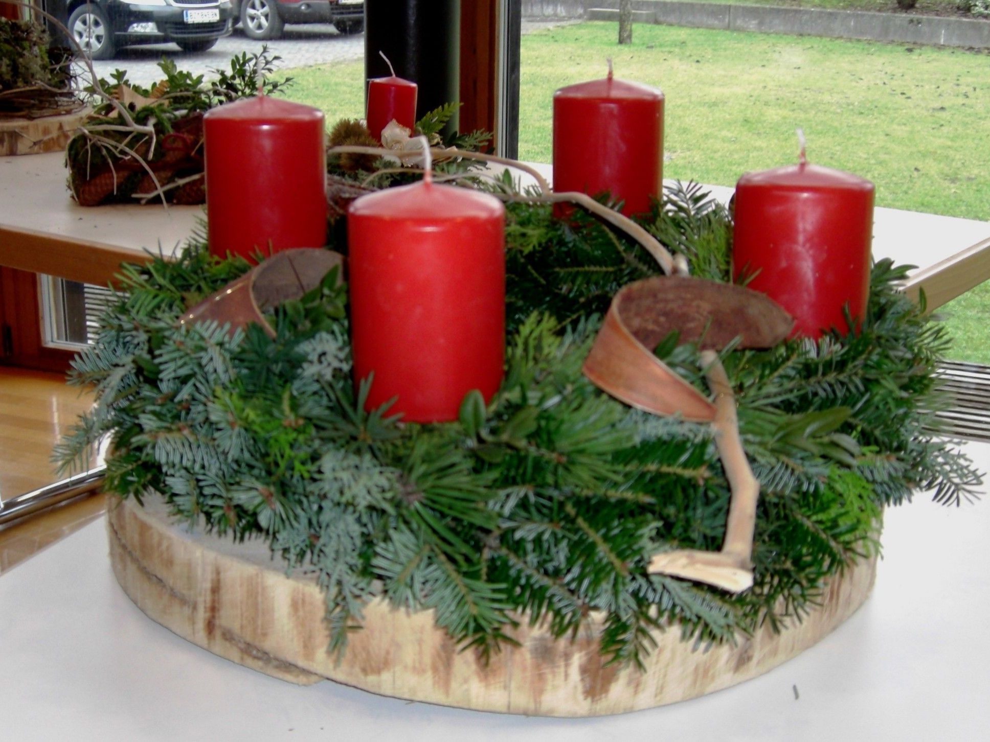 Wunderschöne Adventkränze gab's beim Missionskreis-Basar Wunderschöne Adventkränze gab's beim Missionskreis-Basar