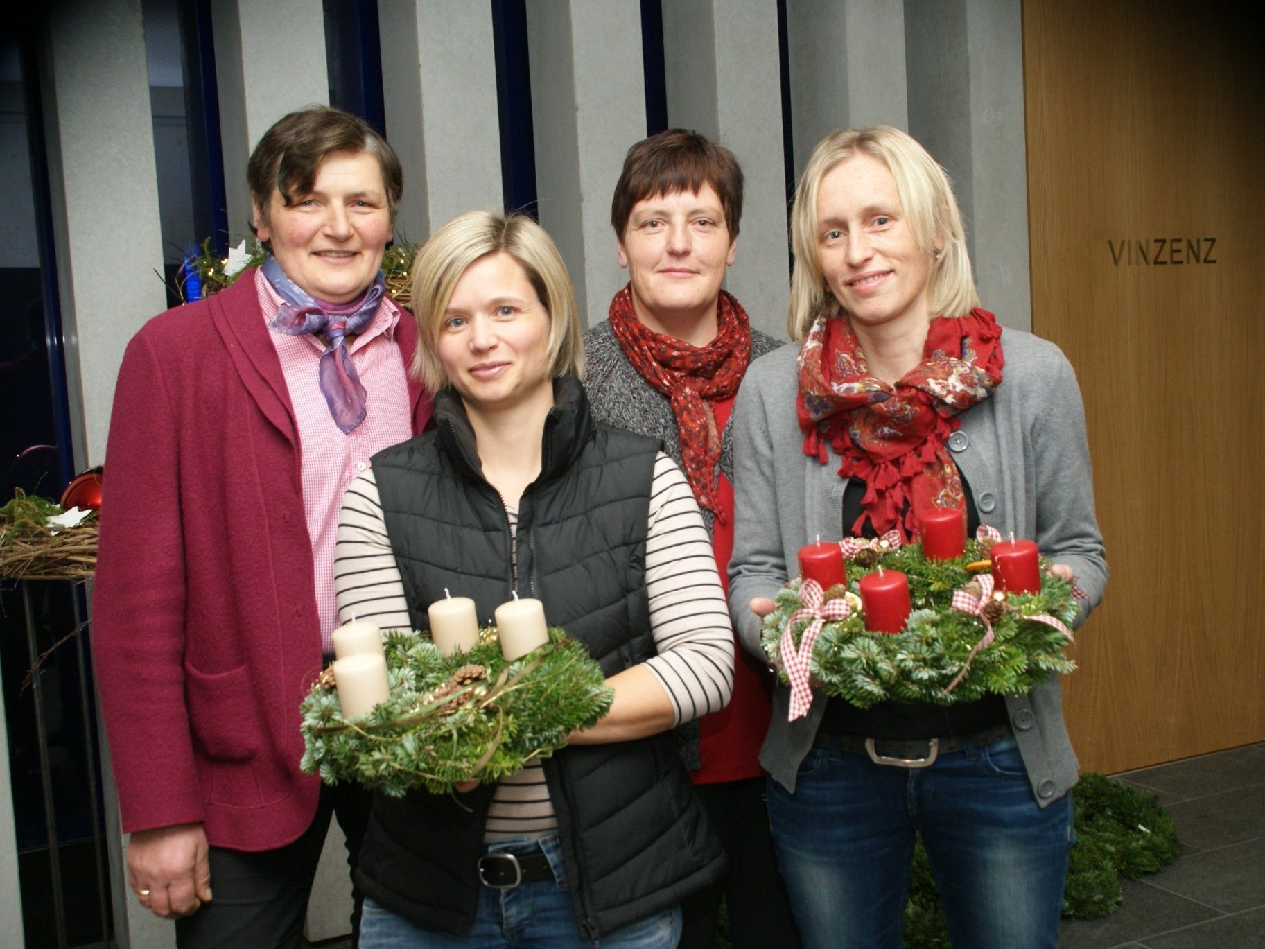Ortsbäuerin Theresia Schneider (links) mit Damen aus ihrer Team Ortsbäuerin Theresia Schneider (links) mit Damen aus ihrer Team