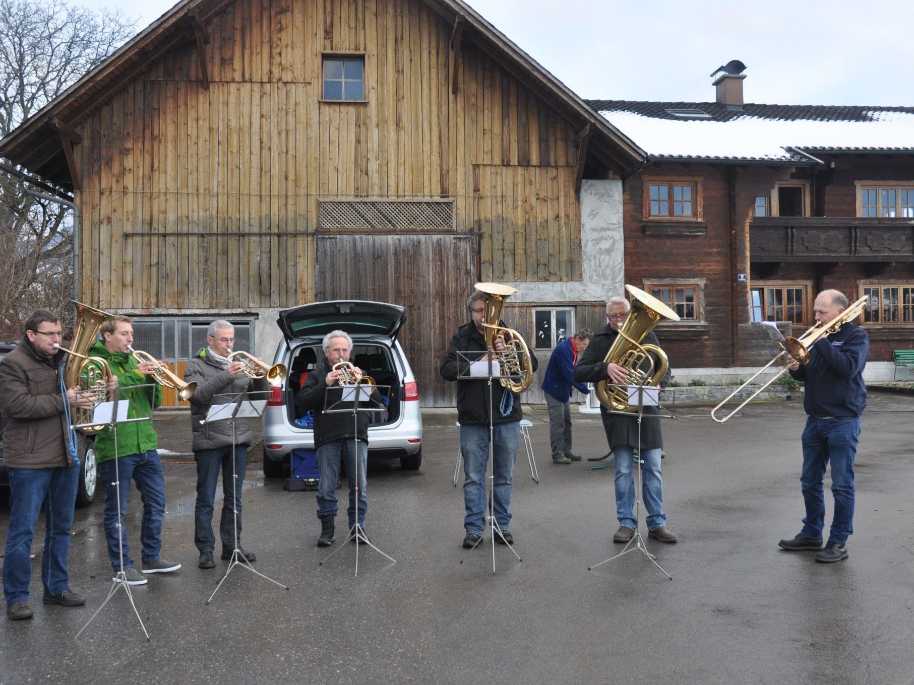 Die Bläsergruppen der Bürgermusik Rankweil sorgten in der Marktgemeinde für Weihnachtsstimmung. Die Bläsergruppen der Bürgermusik Rankweil sorgten in der Marktgemeinde für Weihnachtsstimmung.