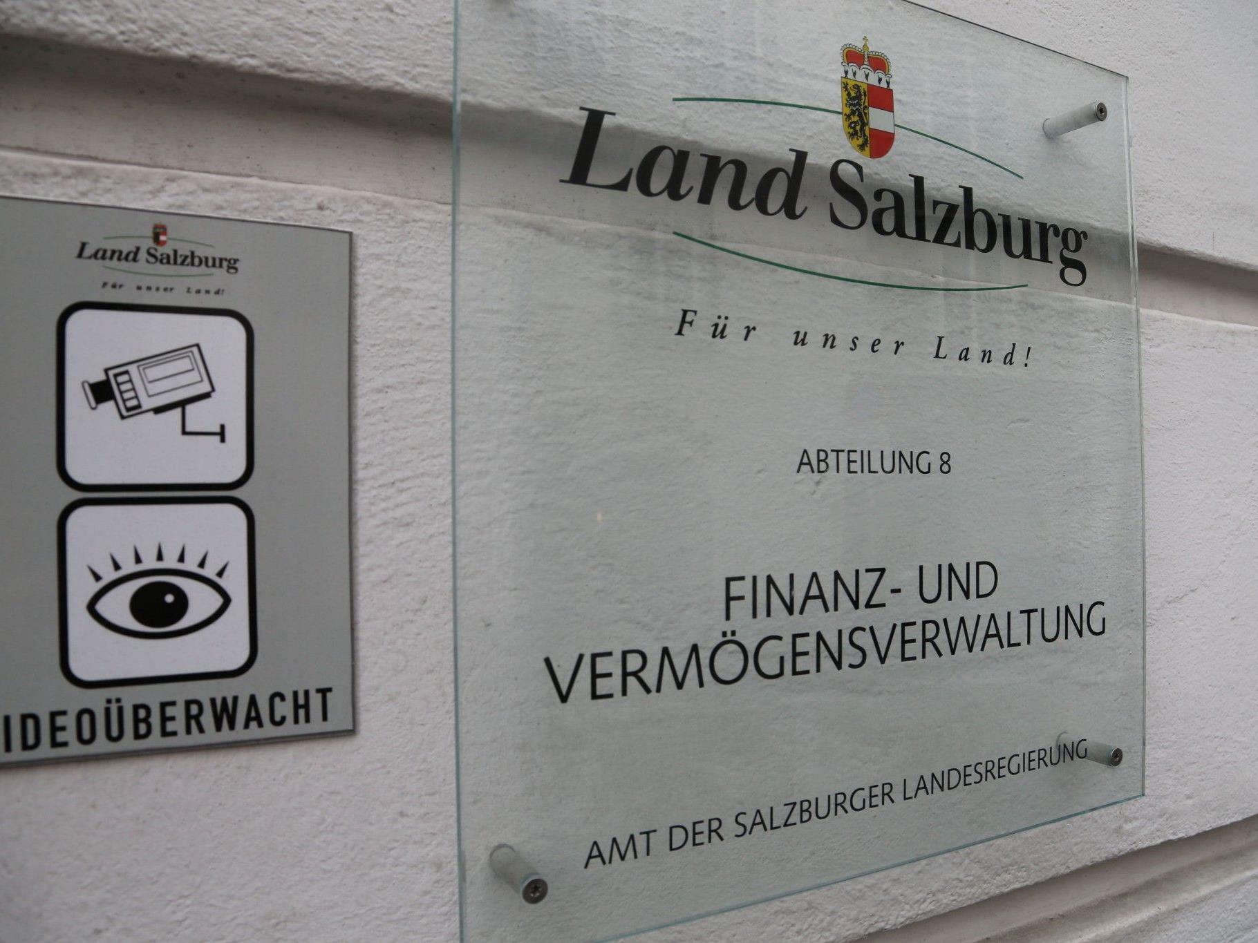 Die Personalabteilung des Landes Salzburg wurde im Juli über die riskanten Spekulationsgeschäfte der Landesbeamtin informiert.