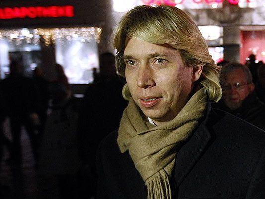 Zieht Helmut Werner diesmal ins Dschungelcamp? Zieht Helmut Werner diesmal ins Dschungelcamp?