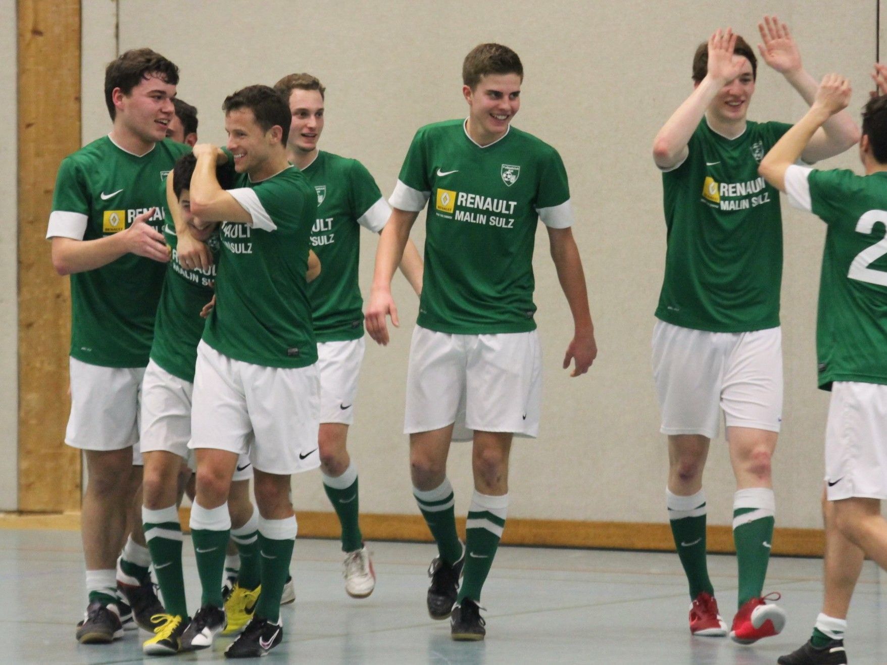 FC Sulz jubelt über den Gruppensieg in der zweiten Vorrundengruppe am Masters-Eröffnungstag. FC Sulz jubelt über den Gruppensieg in der zweiten Vorrundengruppe am Masters-Eröffnungstag.