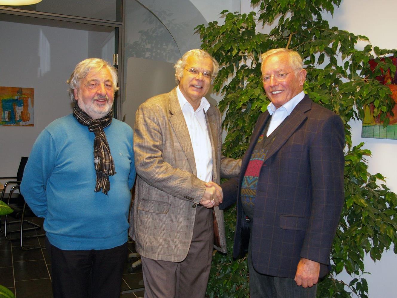 v.li.: Vizepräsident Paul Margreitter mit Dr. Roland Kopf und Dir. Walter Tschegg.