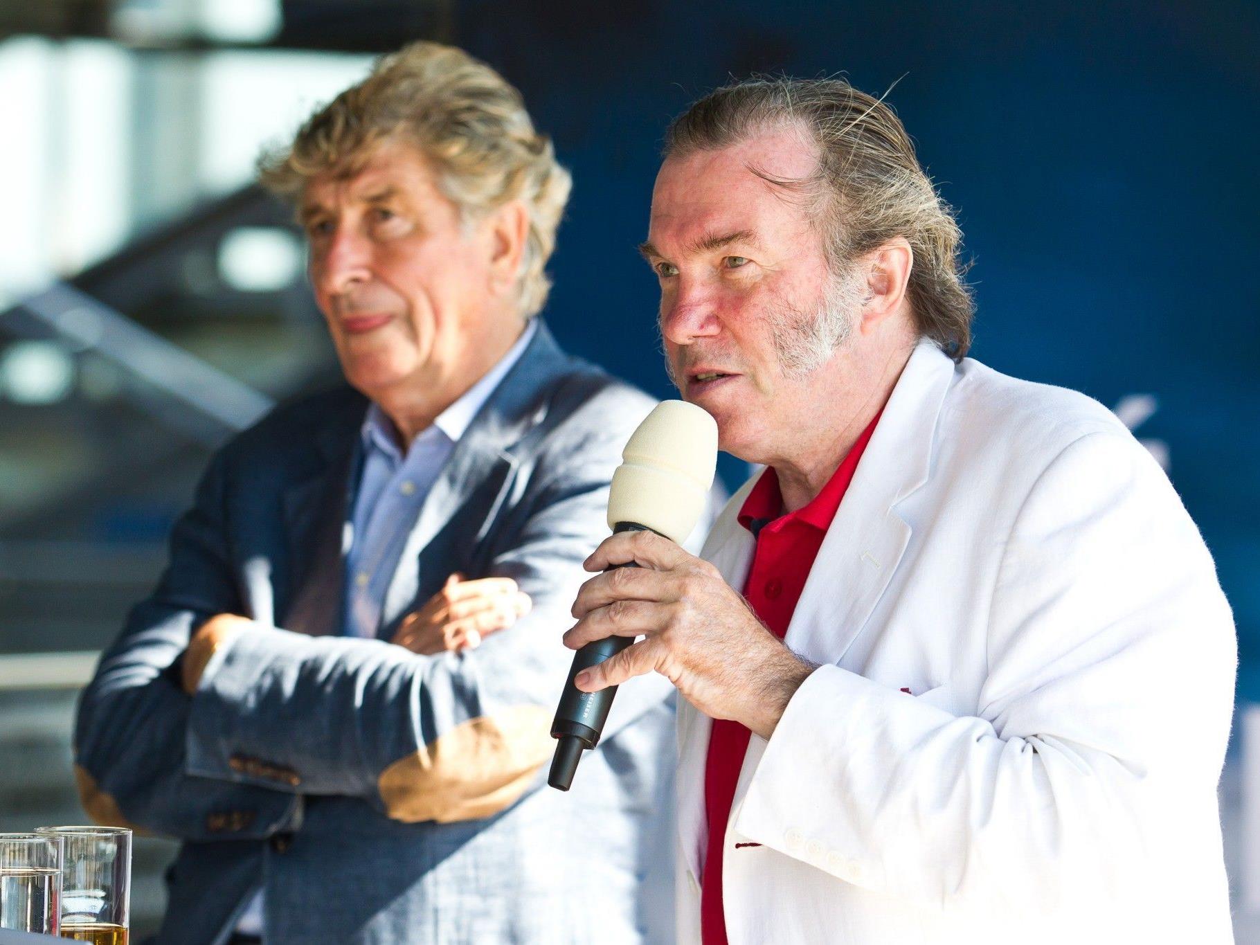 Der Ex-Festspiele-Präsident Günter Rhomberg (l.) und Intendant David Pountney bei einer Pressekonferenz im August 2011.