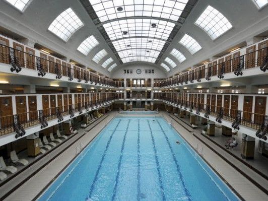 Das Amalienbad öffnet wieder nach seiner Sanierung. Das Amalienbad öffnet wieder nach seiner Sanierung.
