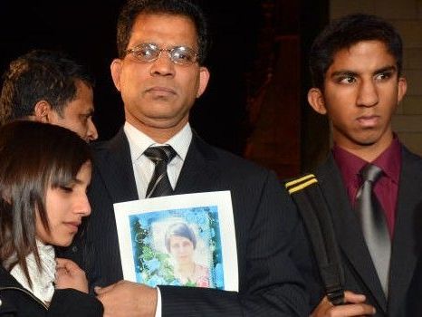 Hier im Bild: Ehemann Benedict Barboza, Tochter Lisha (14) und Sonh Junal (16) Hier im Bild: Ehemann Benedict Barboza, Tochter Lisha (14) und Sonh Junal (16)